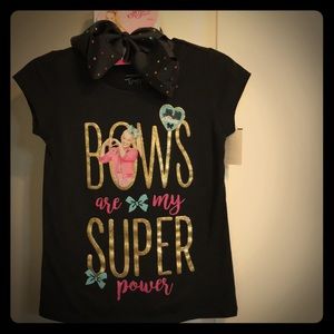 T-shirt and matching bow